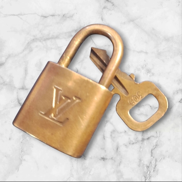 Louis Vuitton Gold Padlock with Key (#305) - Picture 3 of 3